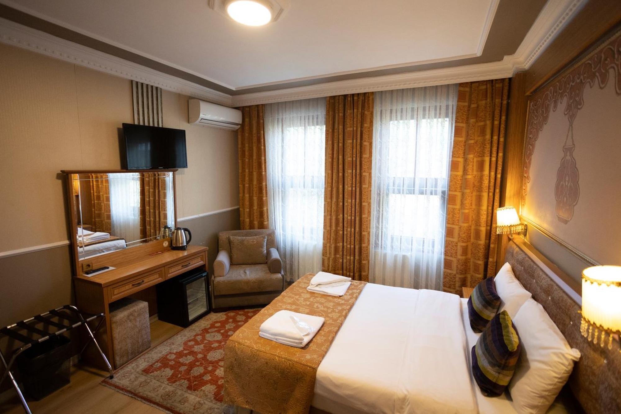 Tashkonak Studio Suites Istanbul Exterior photo